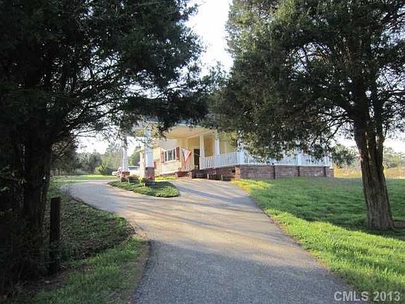 4th image of 199 Blueberry Hill Dr