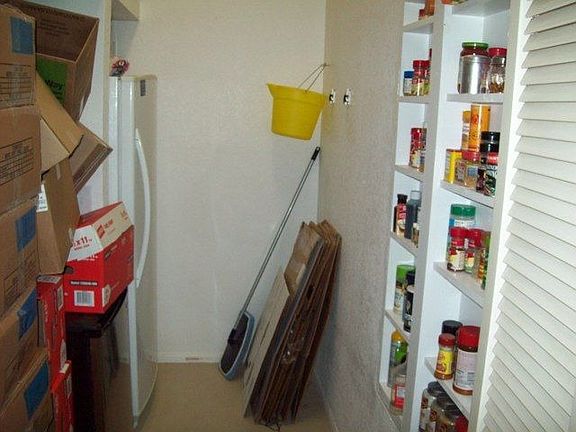 4th image of 1739 Marshall Dr