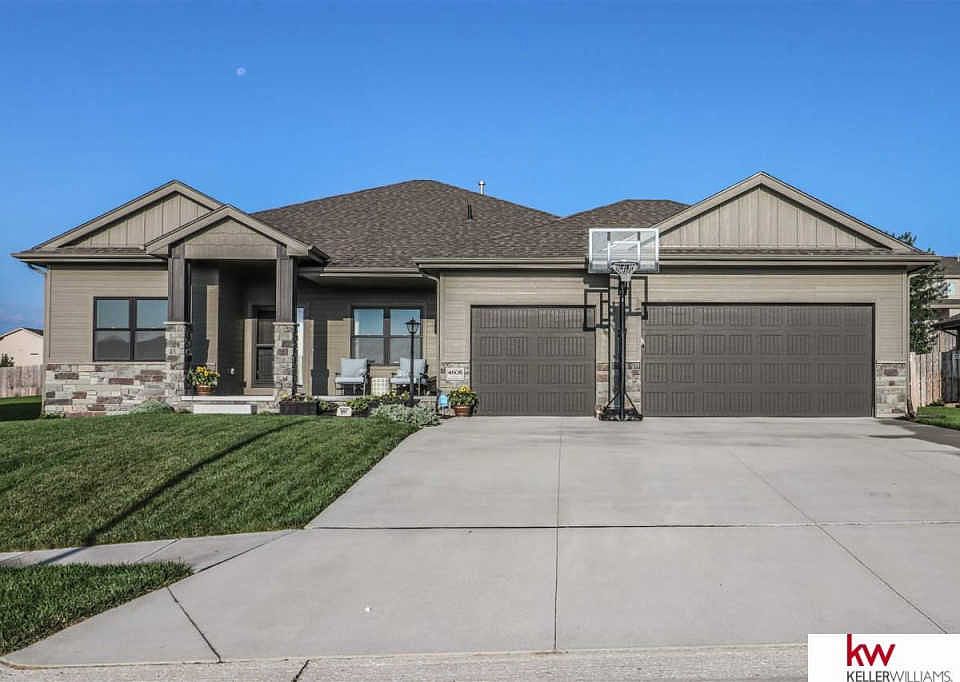1st image of 4608 S 198th St