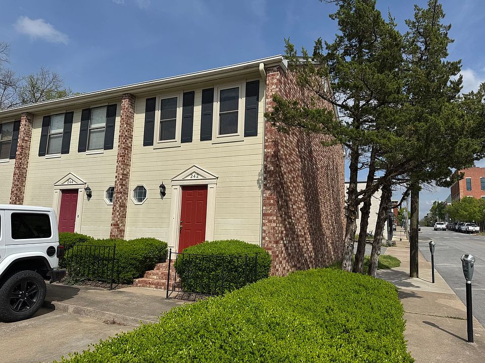 1st image of 242 W Mountain St