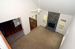 3rd image of 1613 Maud Ln