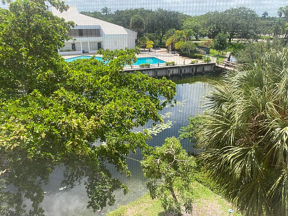 2nd image of 100 NW 76th Ave APT 406