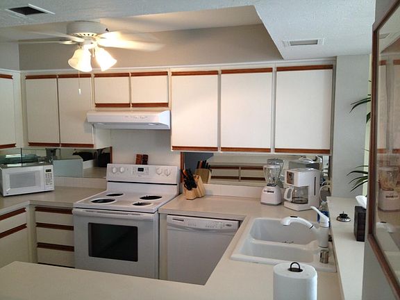 2nd image of 75-6082 Alii Dr APT 119
