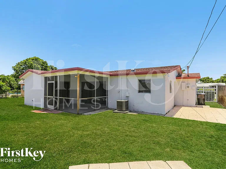 3611 NW 36th St — Photo 15