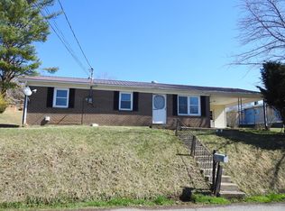101 Hanks St, Galax, VA 24333