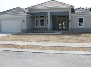 8 Willoughby Dr, Naples, FL 34110