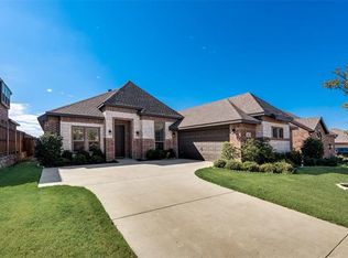 130 Red Pine Dr, Red Oak, TX 75154