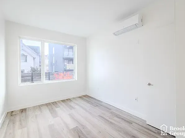 101-19 Rockaway Beach Avenue image 8 of 37