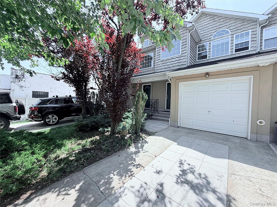 1st image of 12 Yennicock Ave