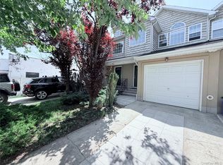 12 Yennicock Ave, Port Washington, NY 11050
