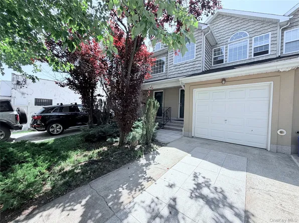 12 Yennicock Ave, Port Washington, NY 11050