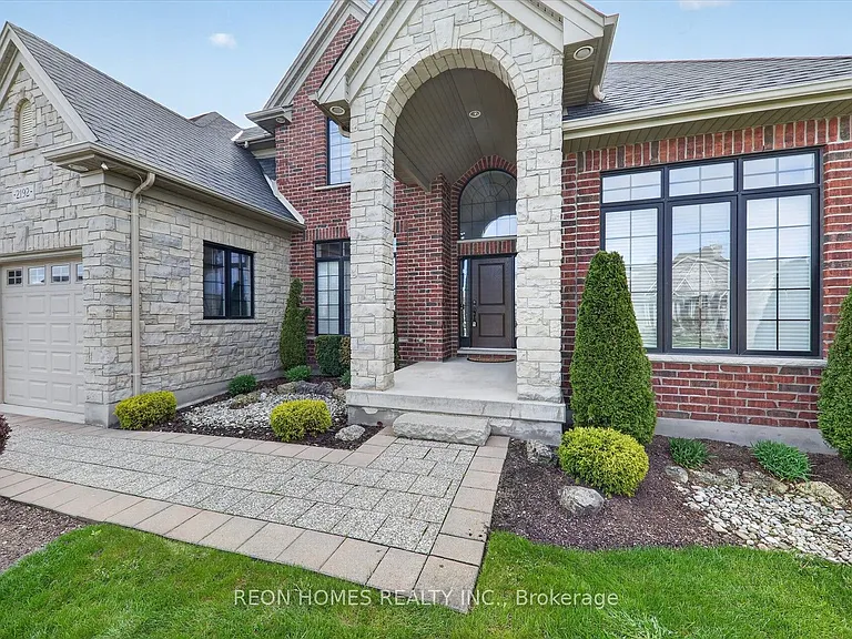 2192 Callingham Dr — Photo 36