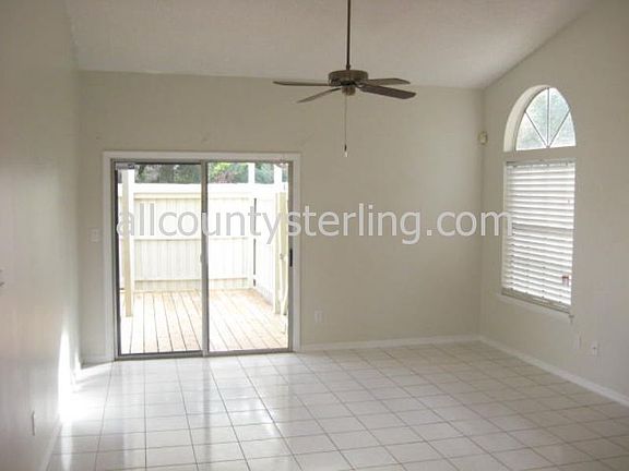 2nd image of 4085 Crossroads Pl