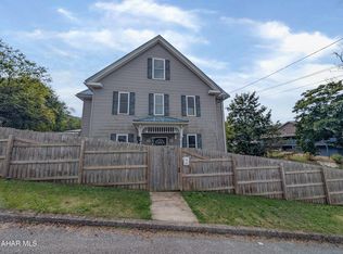615 Shoup St, Saxton, PA 16678