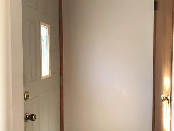 5th image of 251 Oldfield St