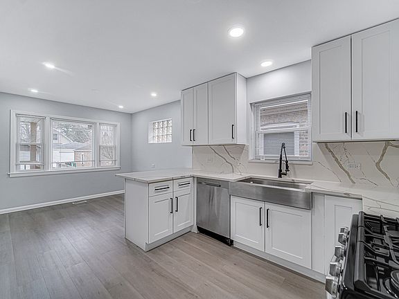 3rd image of 2219 N 74th Ct