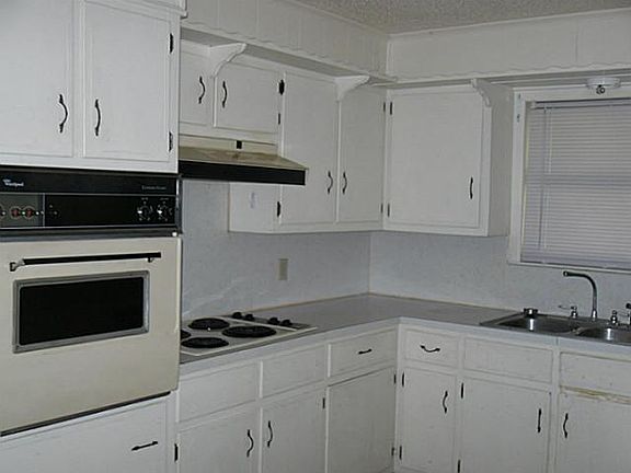 5th image of 202 S Spencer St