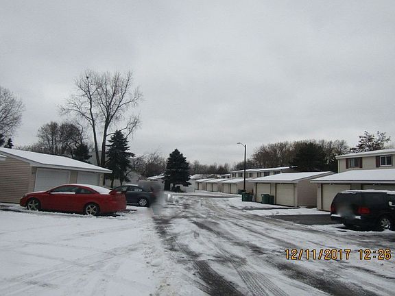 4th image of 847 Woodgate Dr #114
