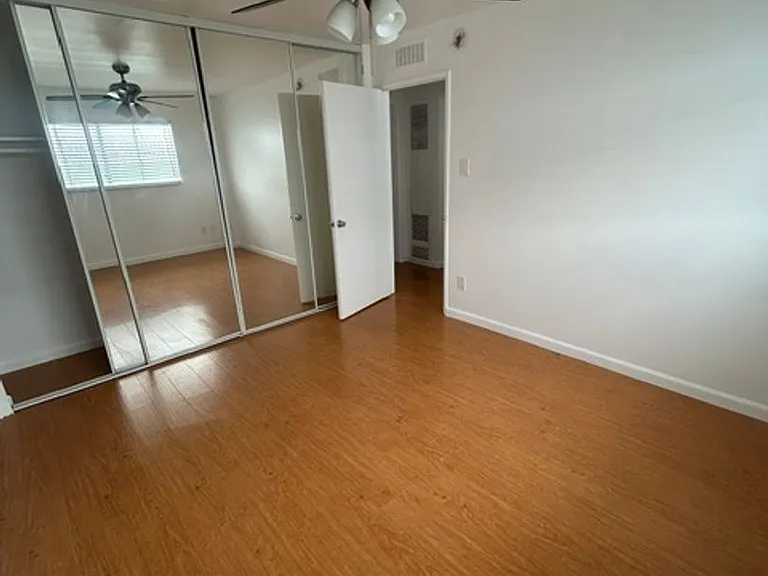 1920 Manning Ave — Photo 9