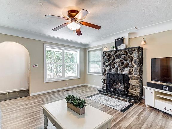 5th image of 11080 Ronald Dr