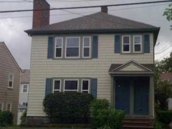 28 10th St, Providence, RI 02906