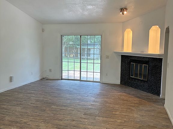 3rd image of 2238 Botany St