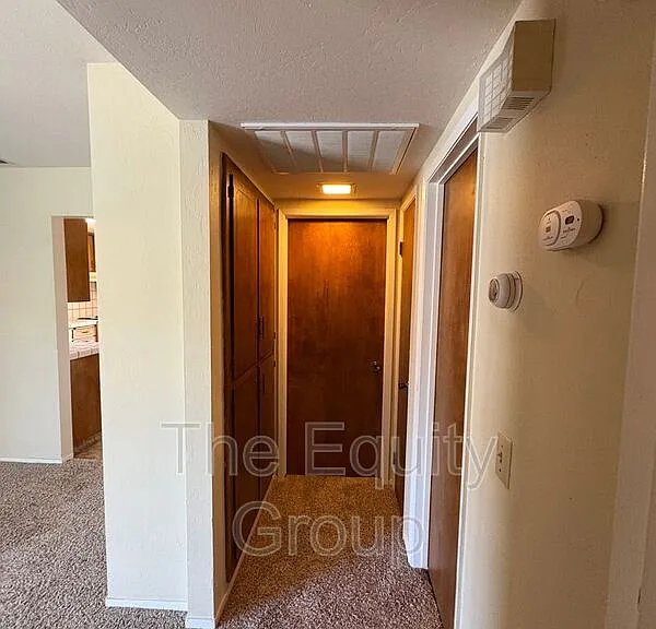 811 W Arlen Ct — Photo 12