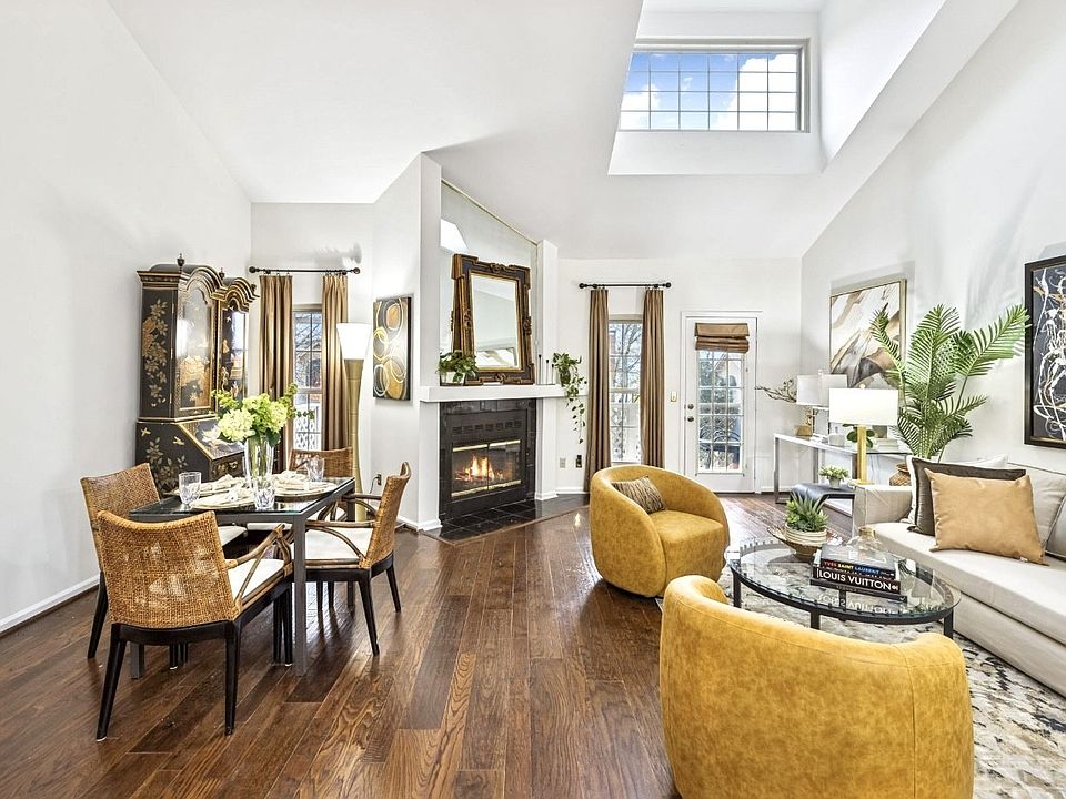 1st image of 237 Glenstone Cir
