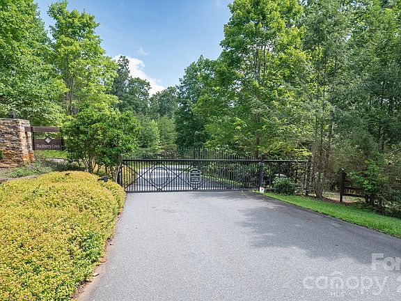 4th image of 111 Trellis Dr