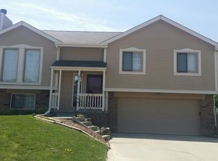 8421 Weber St, Omaha, NE 68122