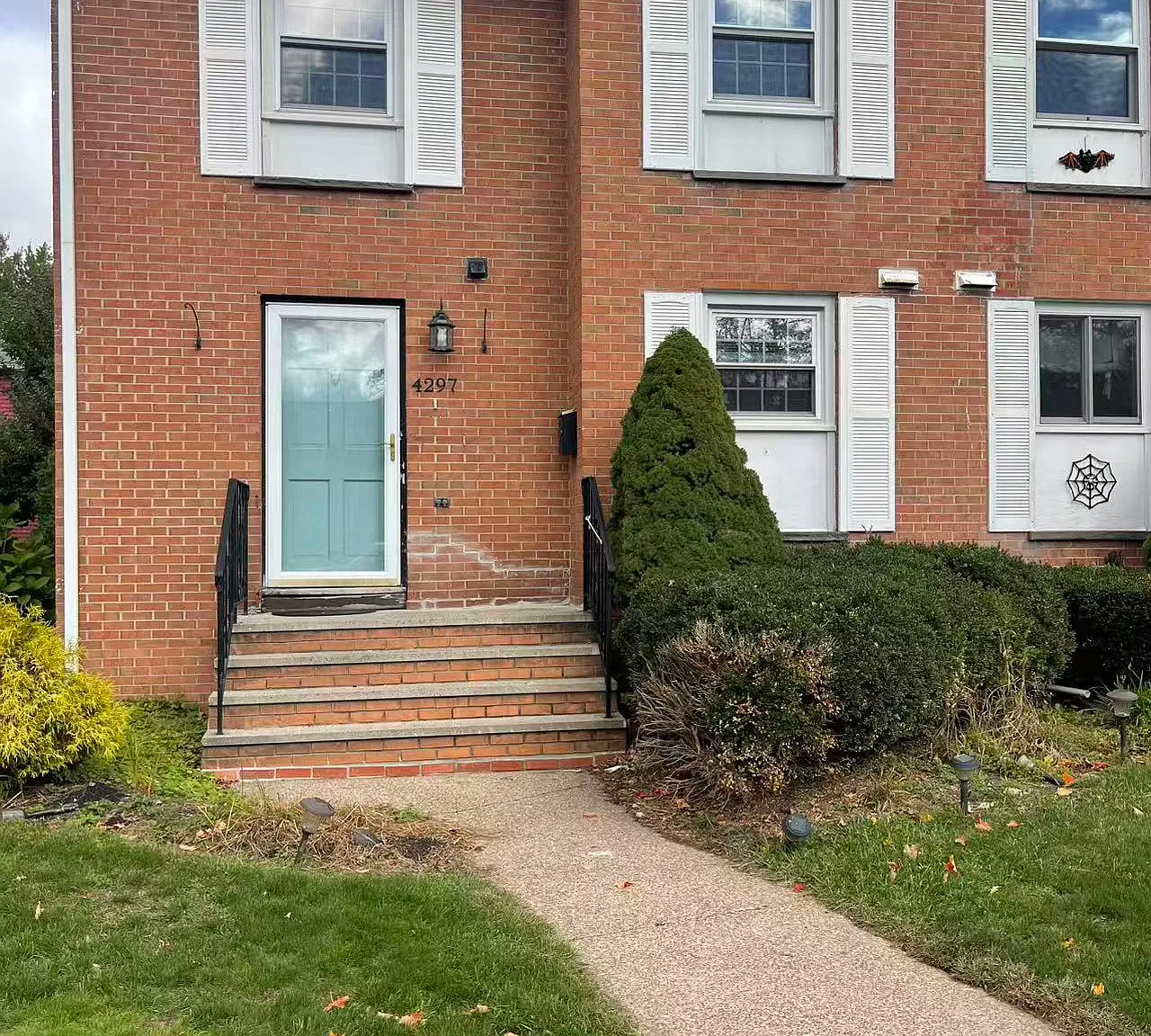 3 bed, 1440 sqft, $1,900 — Photo 1