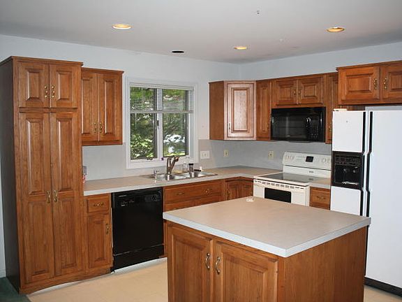 5th image of 3137 E Gatehouse Dr SE
