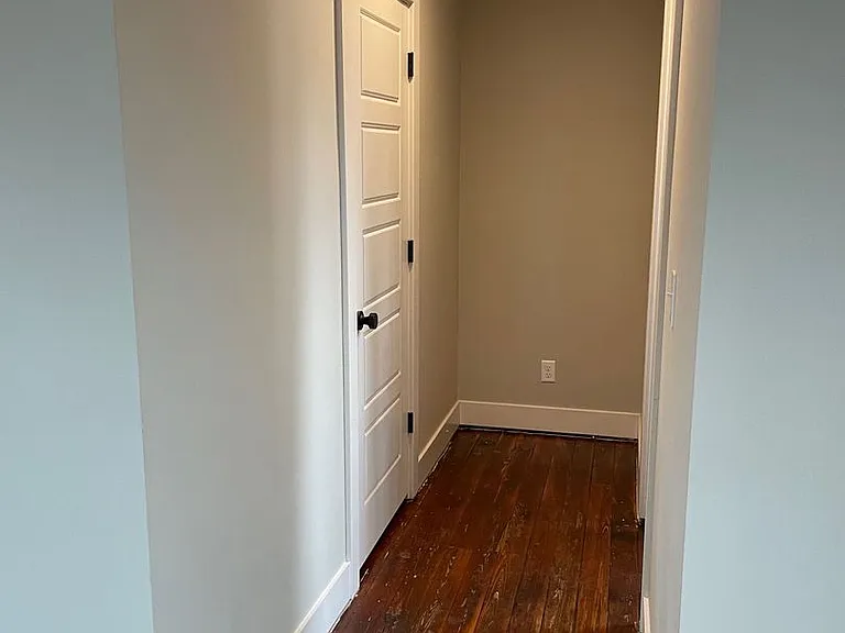729 Camp St — Photo 11
