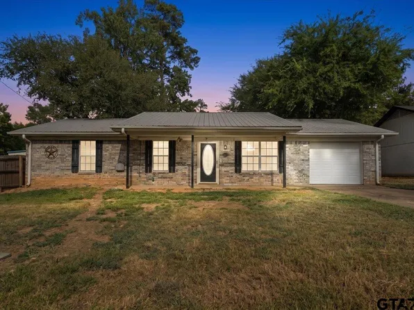 10204 Rolling Pines Dr, Tyler, TX 75707