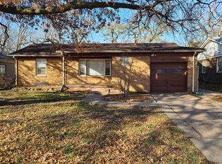 951 S Apache Dr, Wichita, KS 67207