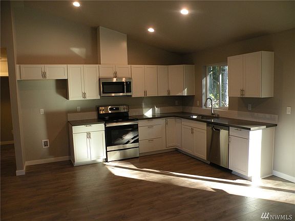 2nd image of 50 E Ketron Pl E