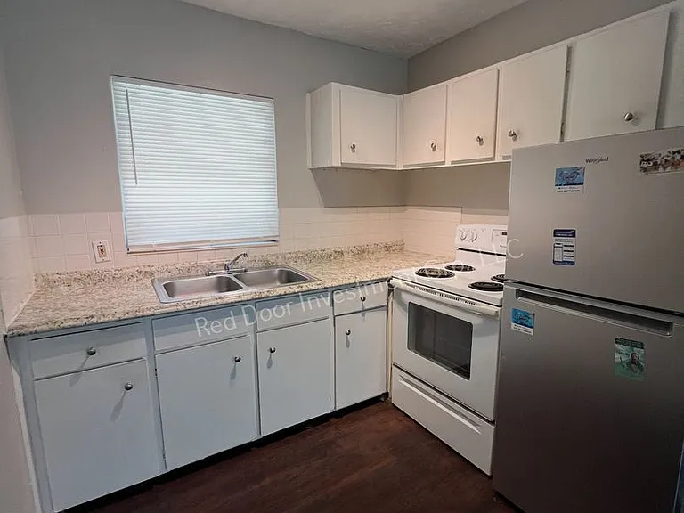 Riverside Apartments - Minutes to the River - Multiple Units Available — Photo 38