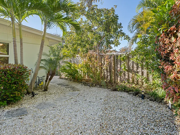 429 Inlet Rd — Photo 34