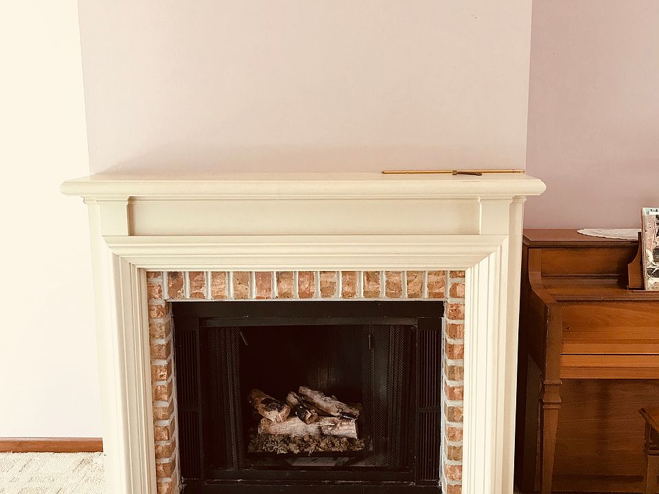 Gas fireplace