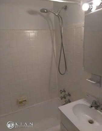 4th image of 1 Weehawken St #1B