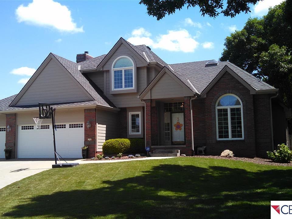 1st image of 1719 N 131st Cir