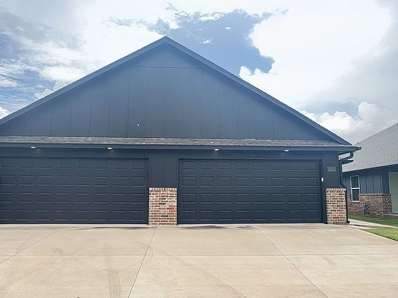5th image of 11511 University Dr