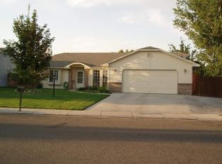 2381 W Chateau Dr, Meridian, ID 83646