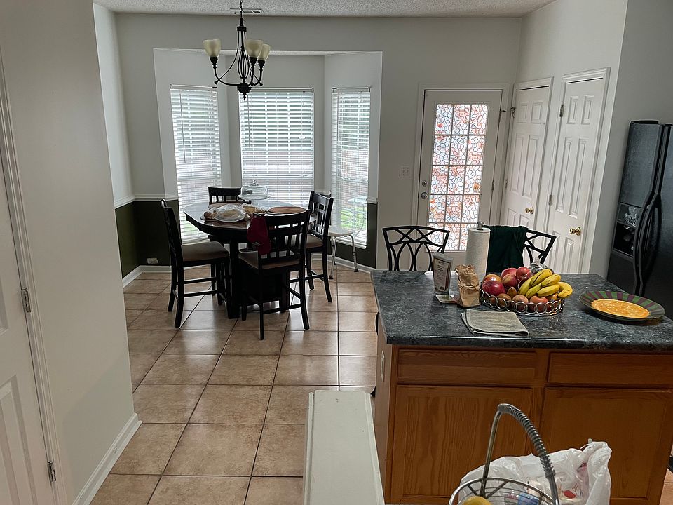 1st image of 2744 Parkway Cv