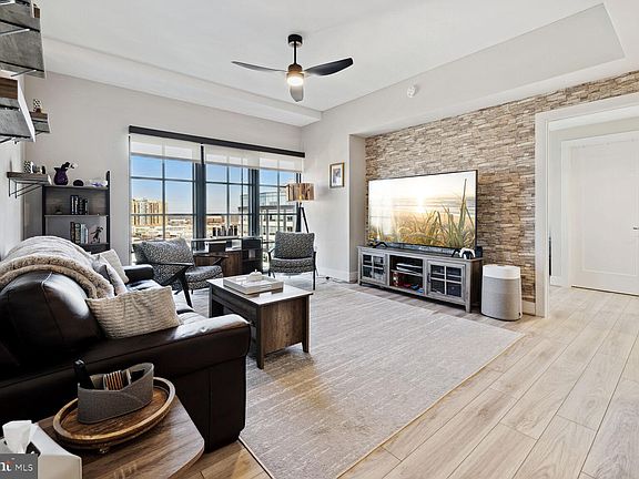 5th image of 930 Rose Ave Unit 1409