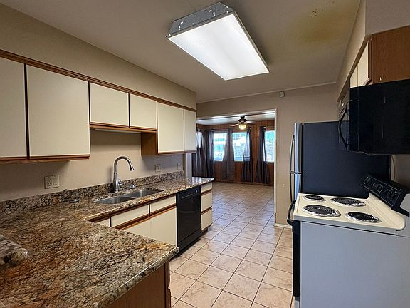 4th image of 12819 N 111th Dr