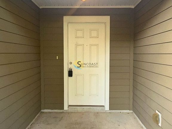 5th image of 8106 Ocala Ave