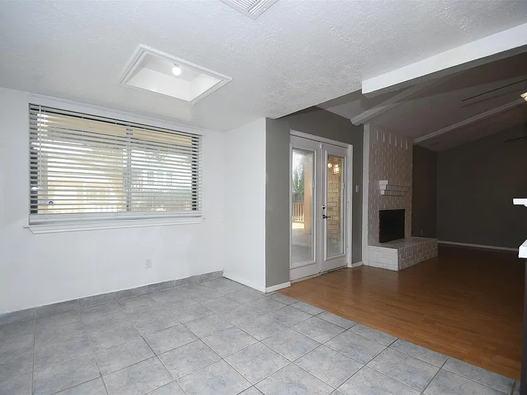 510 Chambly Dr — Photo 33