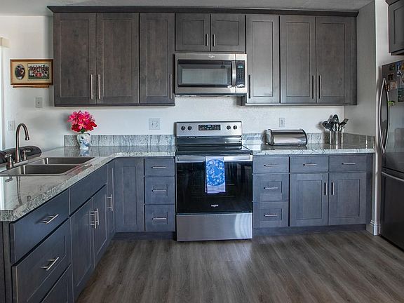 4th image of 2021 Holbrook Ln