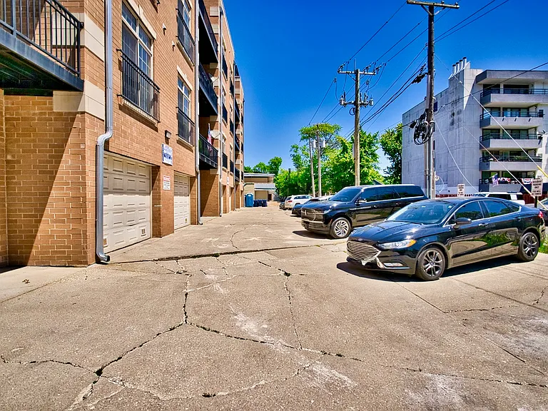 6425 W Touhy Ave #3B — Photo 4